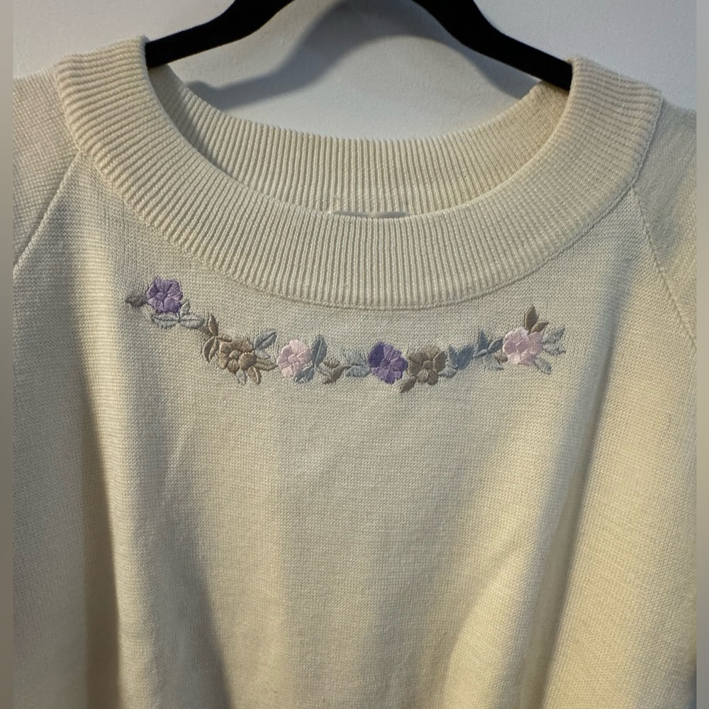 Vintage Embroidered Floral Accent Jantzen Wool Cream Grandma Sweater Grannycore - Picture 9 of 10